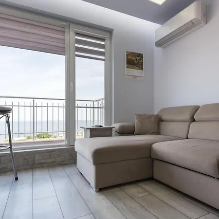 Sea View Apt Near Kabakum Beach *