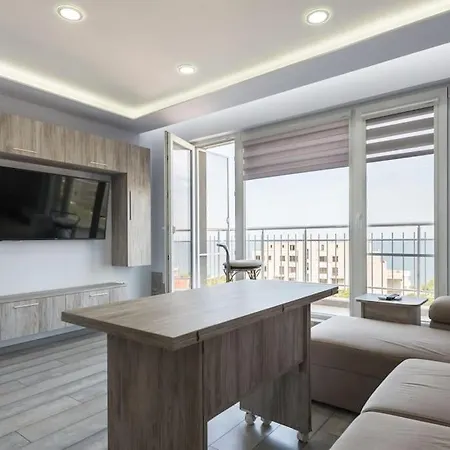 Sea View Apt Near Kabakum Beach Апартамент *