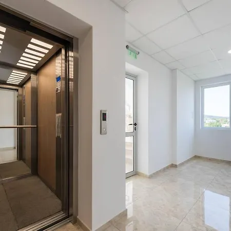 Апартамент Sea View Apt Near Kabakum Beach Варна
