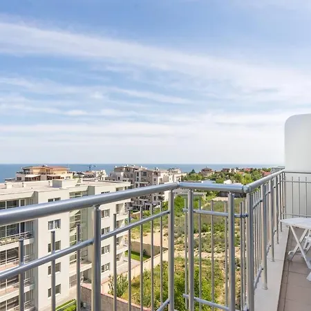 Sea View Apt Near Kabakum Beach Апартамент Варна